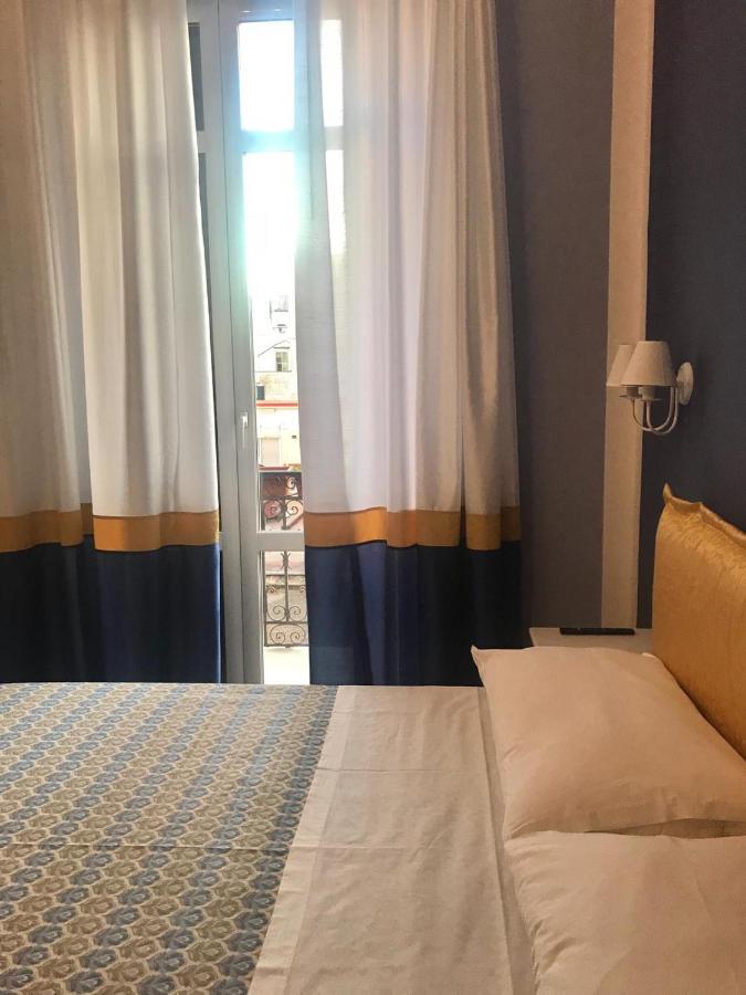 B&B I Due Teatri Napoli Dış mekan fotoğraf