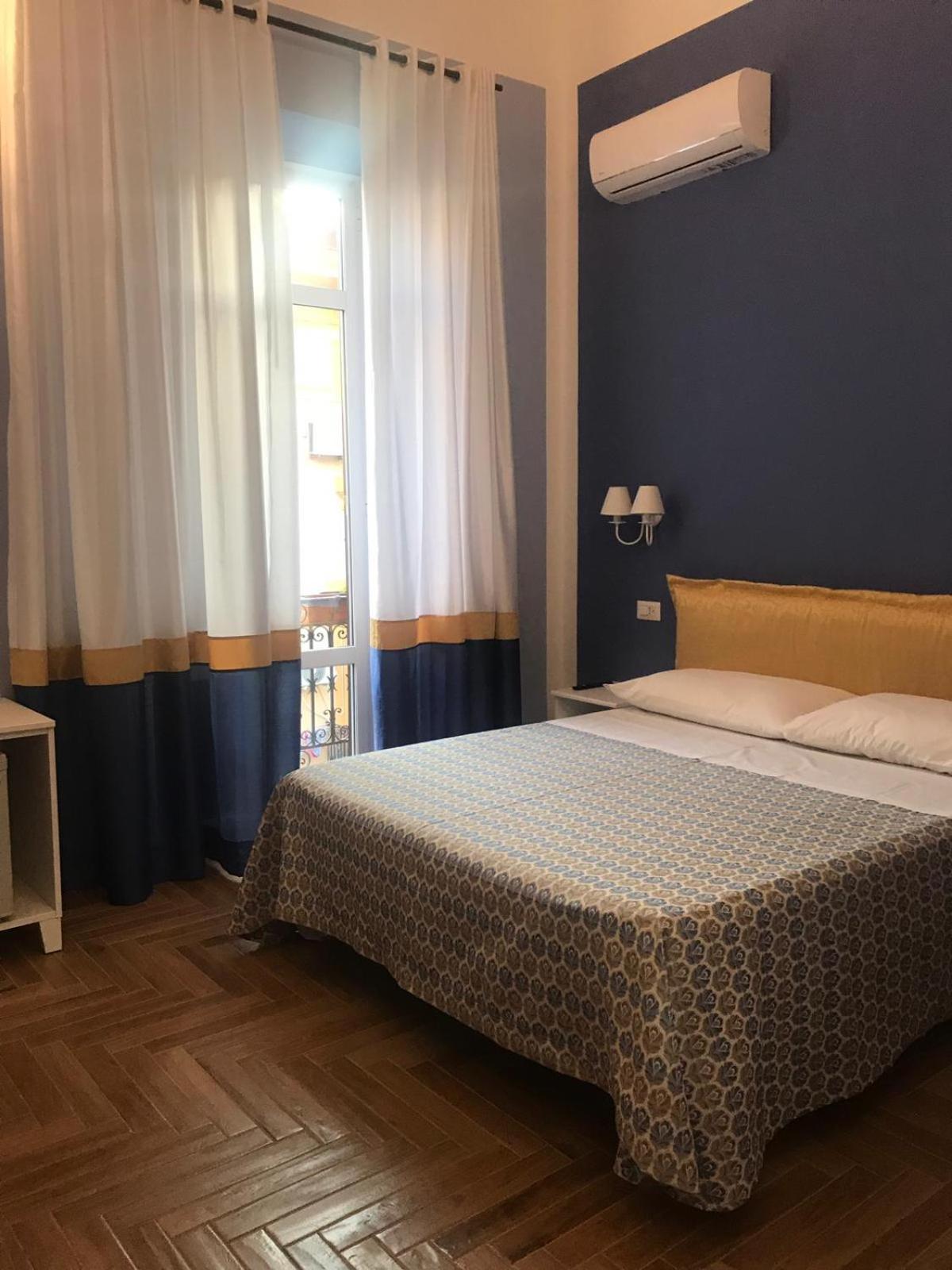B&B I Due Teatri Napoli Dış mekan fotoğraf